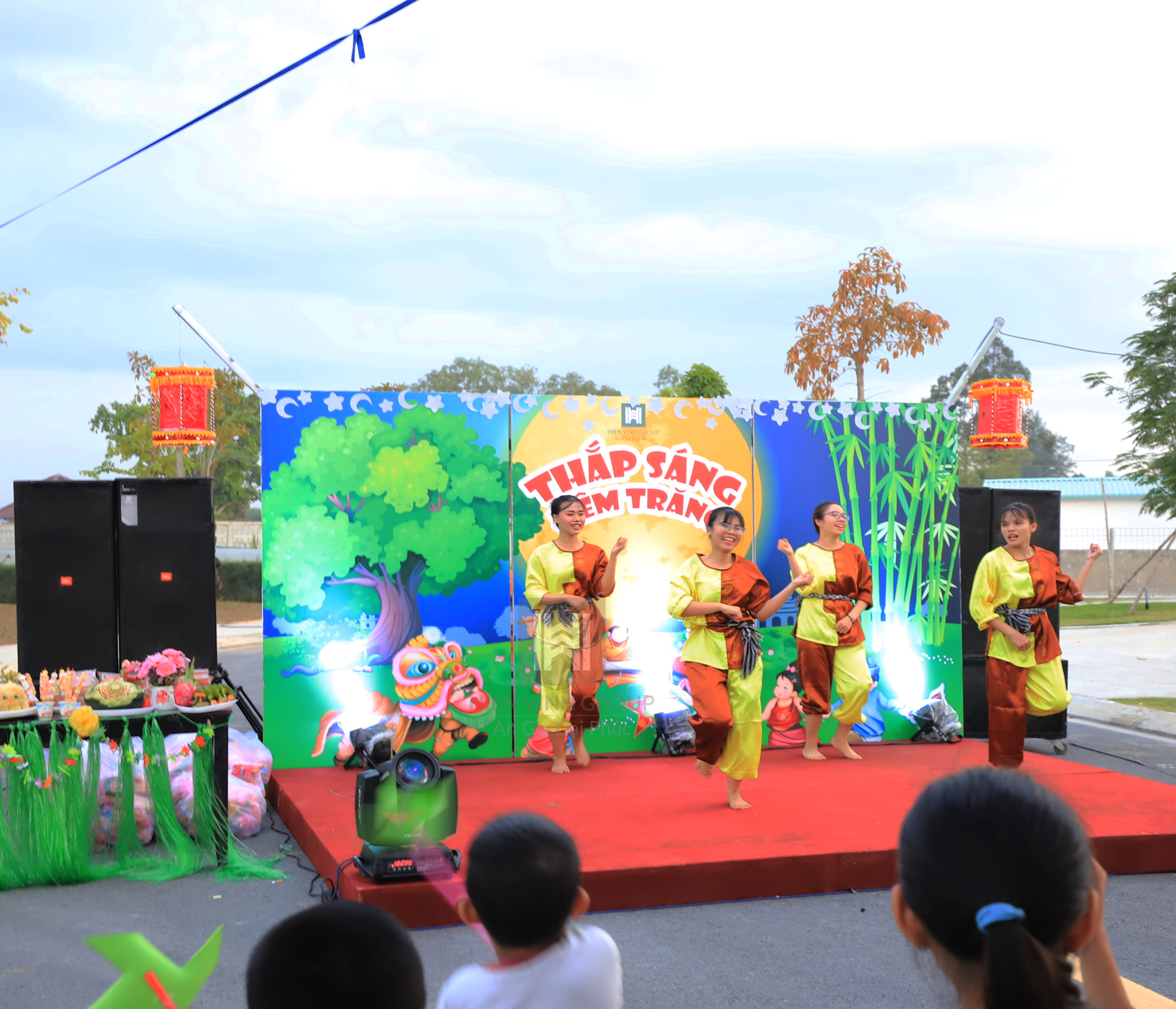HIỂN VINH GROUP TỔ CHỨC TẾT TRUNG THU CHO CÁC EM THIẾU NHI