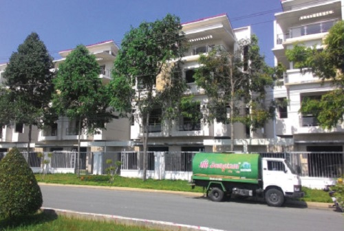 BẤT ĐỘNG SẢN LONG AN: TRUNG TÂM Ế ẨM, NGOẠI Ô SÔI ĐỘNG