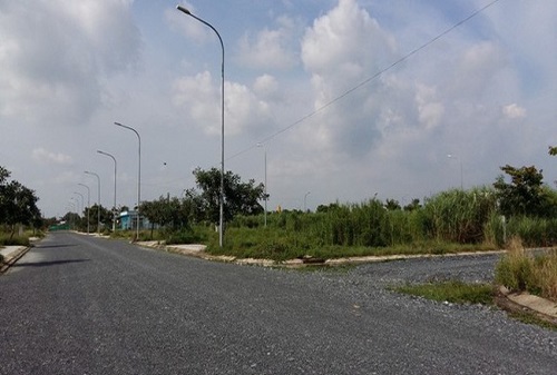 ĐẰNG SAU CƠN SỐT ĐẤT NỀN LONG AN